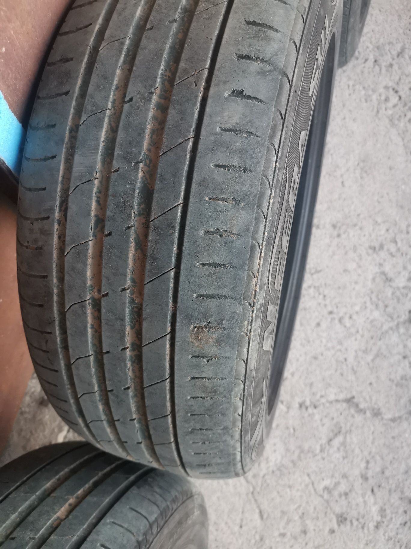 Летни гуми Nexen  215/55/17 4бр.