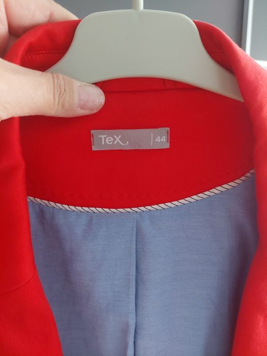 Sacou Roșu mărimea 44