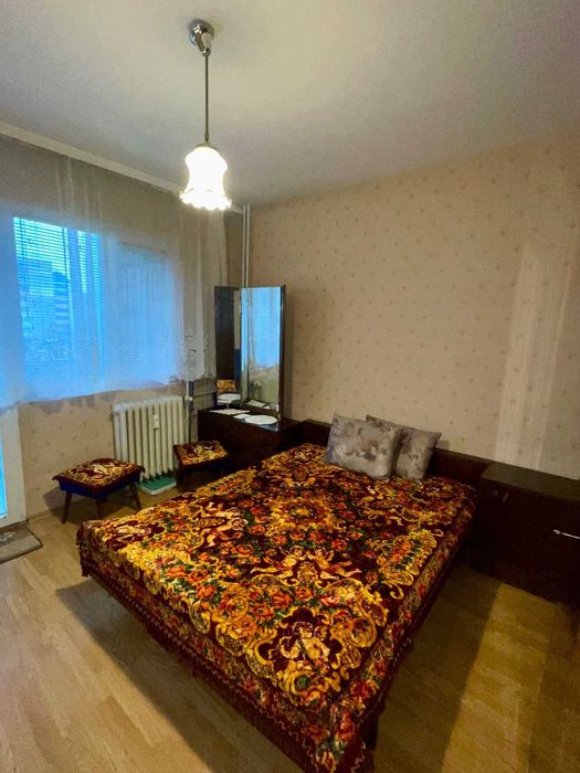 Тристаен апартамент във Връбница 1