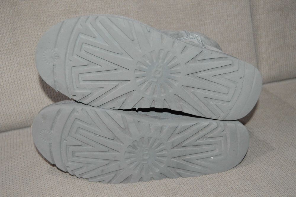 Cizme din piele UGG Mini Bailey Button II marime 41