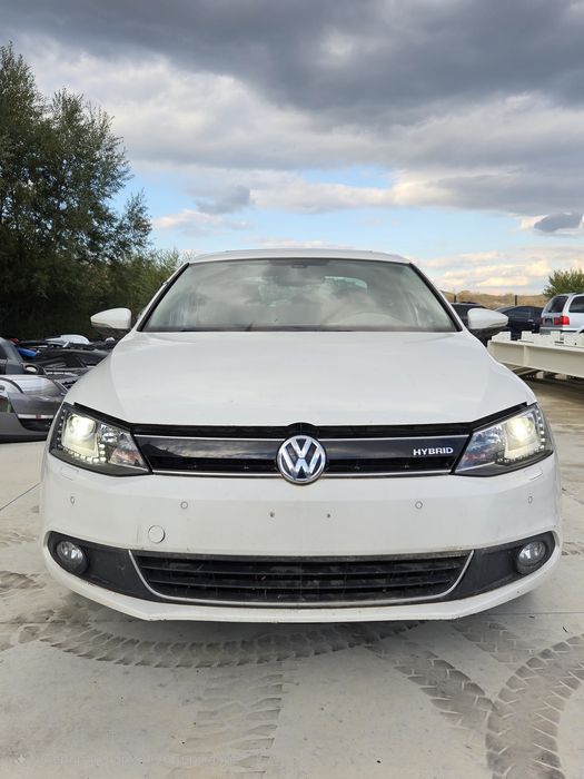 Volkswagen Jetta 1.4 hybrid (НА ЧАСТИ)