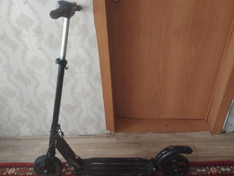 Электросамокат в среднем состоянии