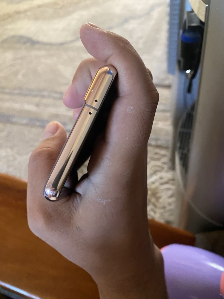 samsung s21   xolati yaxshi bitta ikkita chizig’i bor qolganm