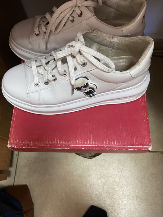 Продавам спортни обувки Karl Lagerfelfd