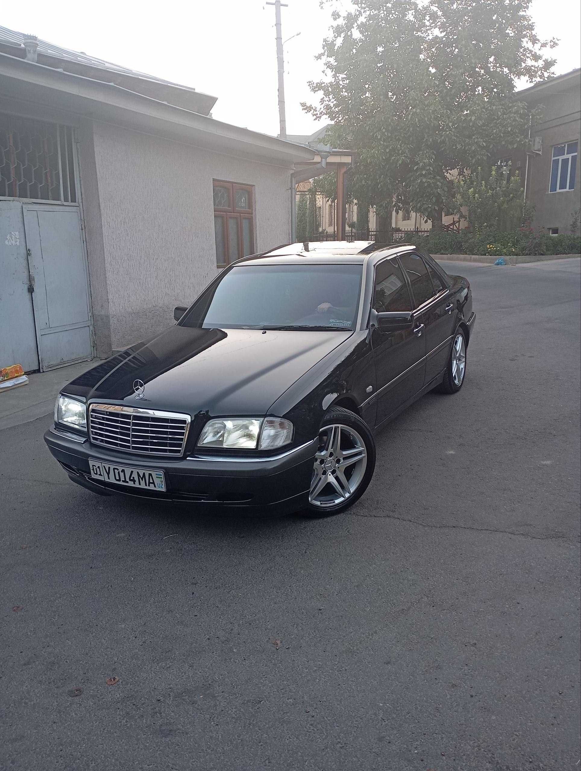 Mercedes-Benz Elegans 111