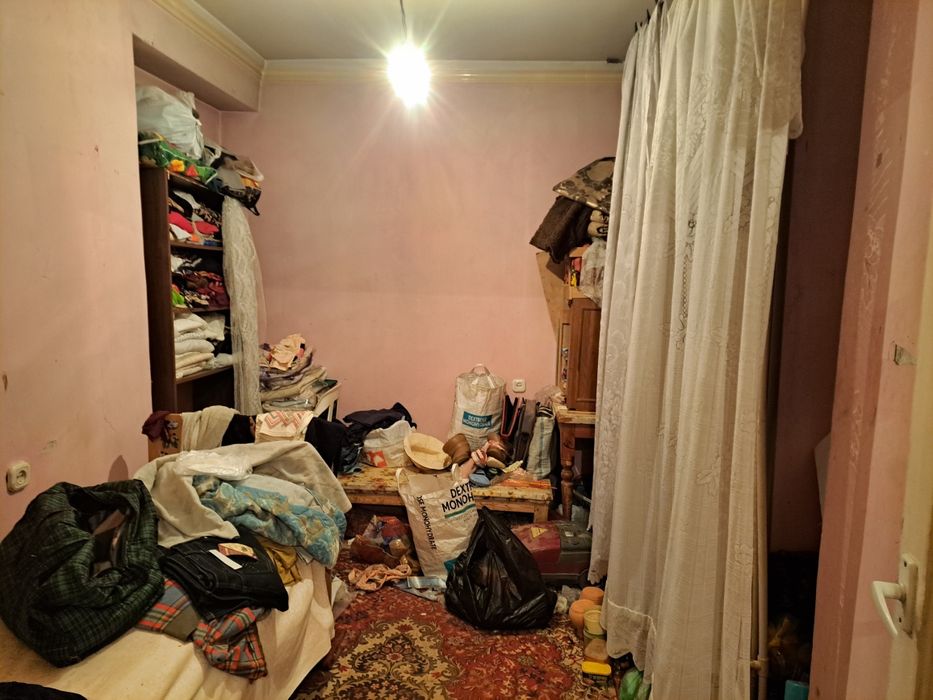 Продаётся Своя квартира куйлюк базар 3 /3/12 напротив строительного ры