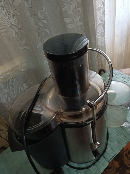Продам соковыжималку