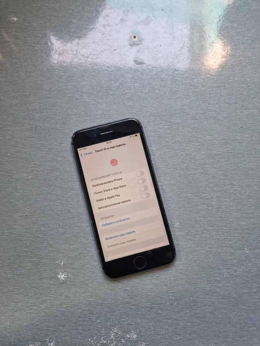 iPhone 8 (Black 64GB) Sotiladi. iCloud Tozza Imei Bor Xolati O'rtacha.