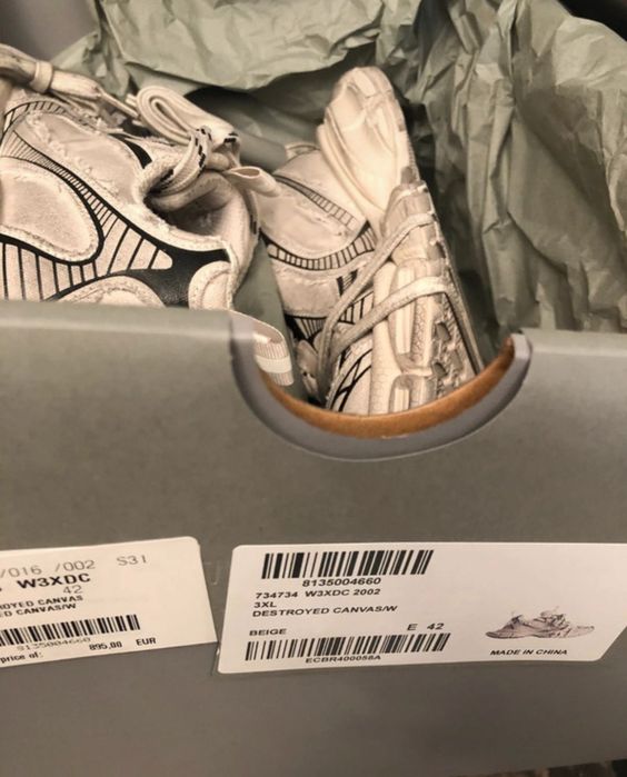 Balenciaga nr:42  2600Ron