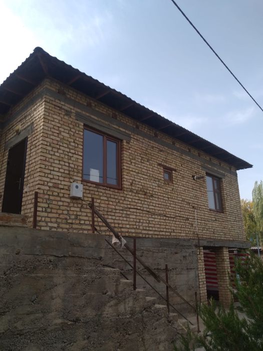 Продаётся отдельностоящий дом из кирпича