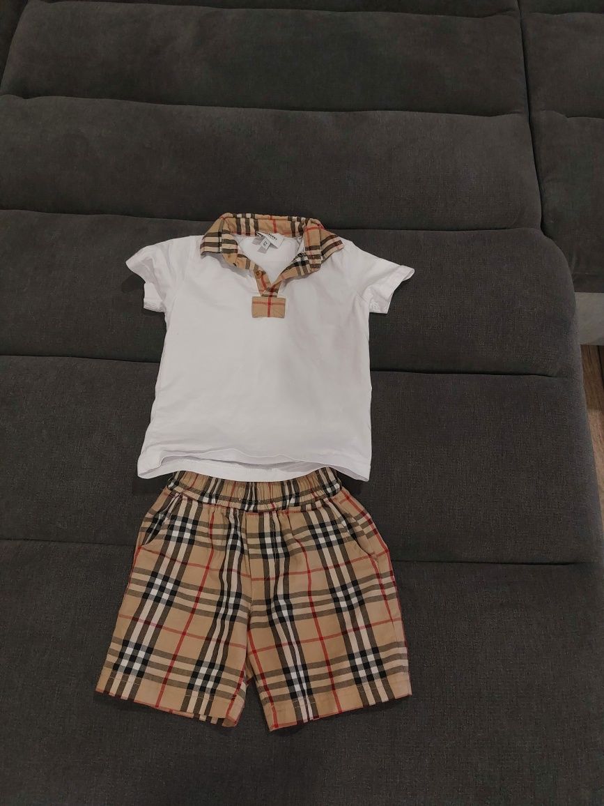 Продавам бебешки дрехи на Burberry и Jordan