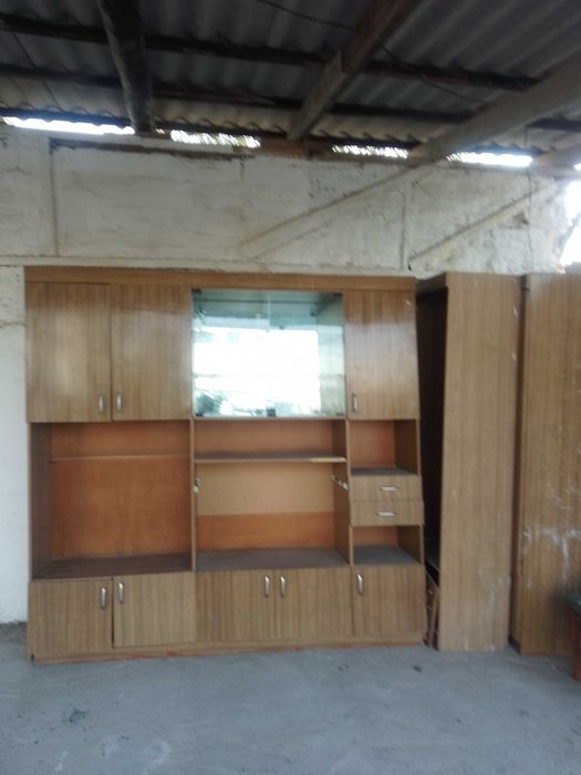 Mebel stenka sotiladi