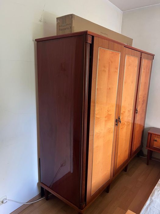 Dormitor lemn lacuit