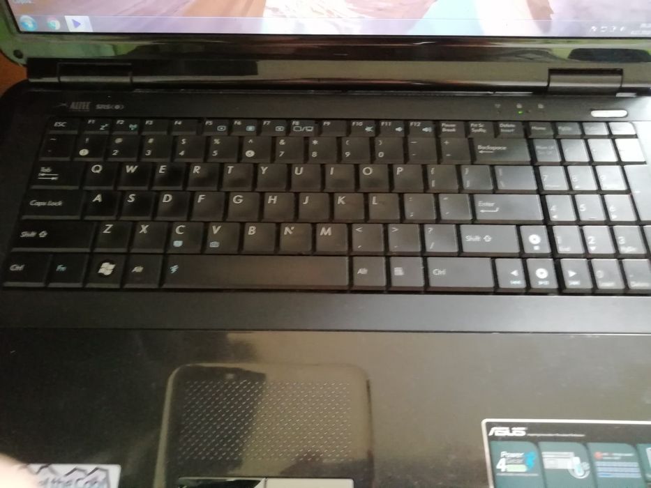 Лаптоп Asus K70AB