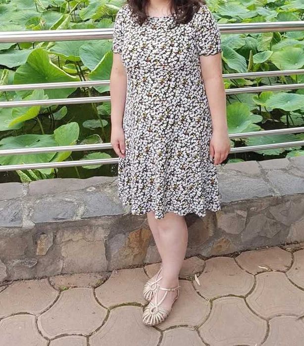 Rochie cu flori, marimea 38