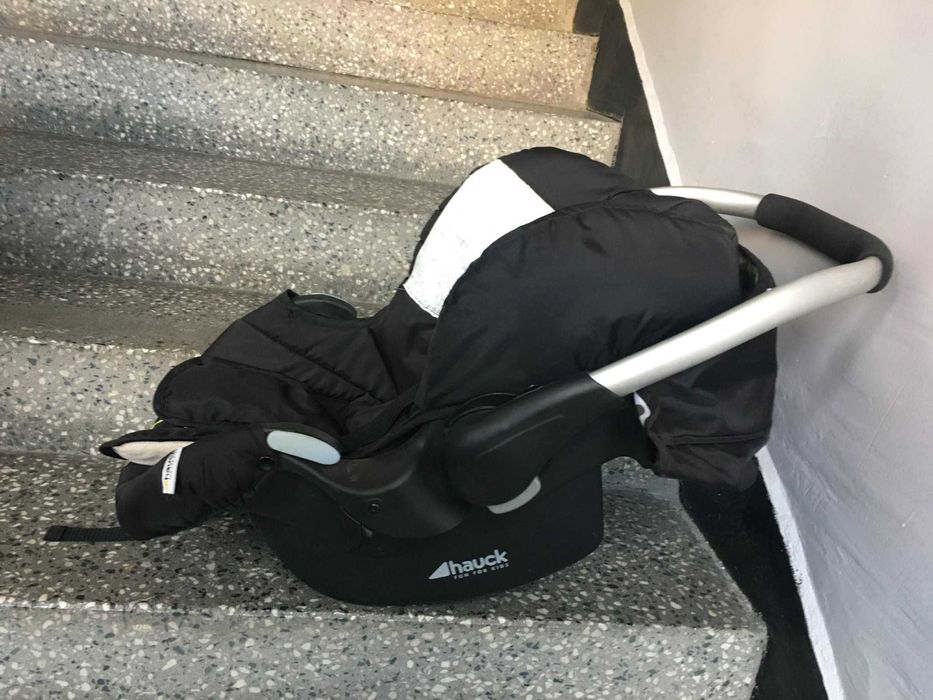 Детско - бебешко кошче за кола 30 лв