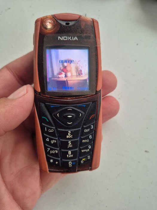 Nokia 5140i in stare buna (carcasa noua).