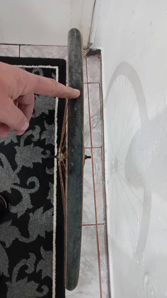 Vând roată față semicursieră second-hand