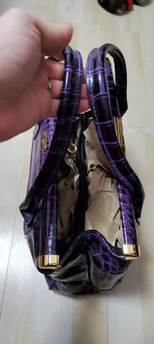 Geanta piele naturala lăcuită mov