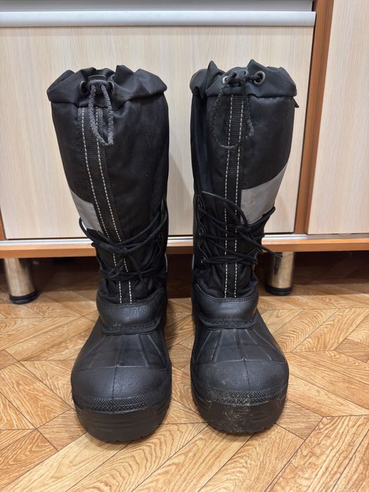 Продам зимнею спец обувь 45 размер