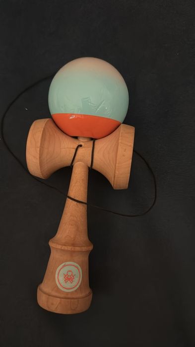 OFERTA URGENT kendama originala de la sweets kendama