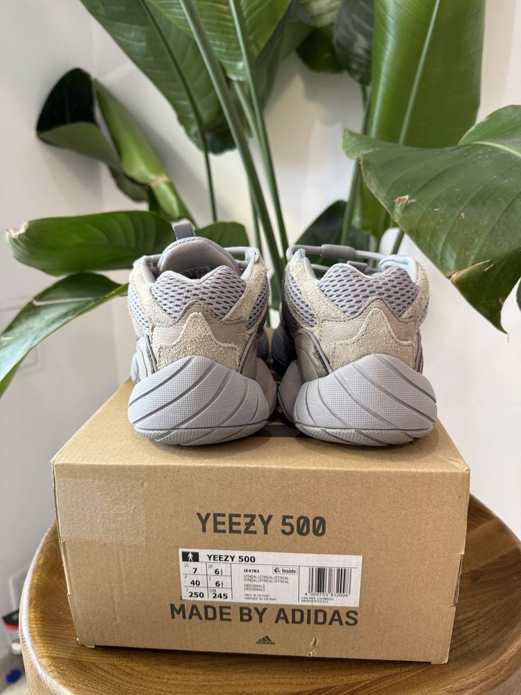 Adidas Yeezy 500 40