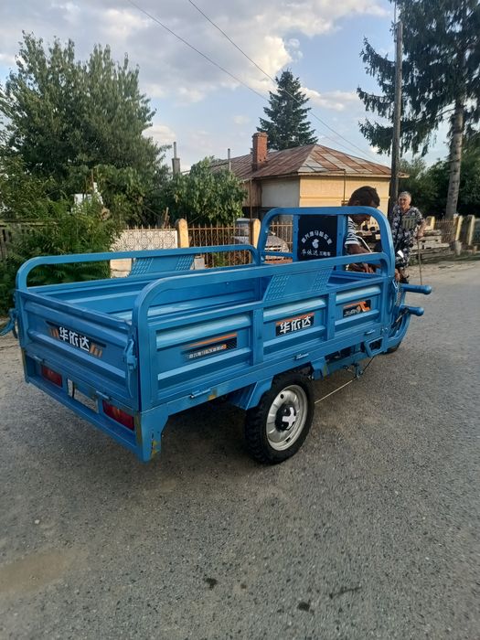 Vând triciclu electric tuk tuk cargo bena basculabila