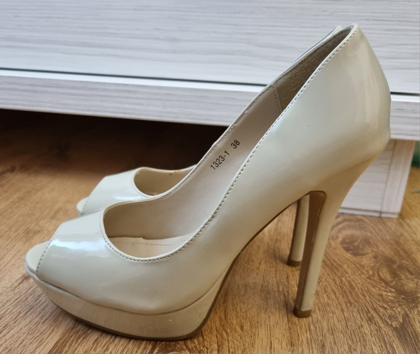 Pantofi nude dama, marimea 38, cu platforma