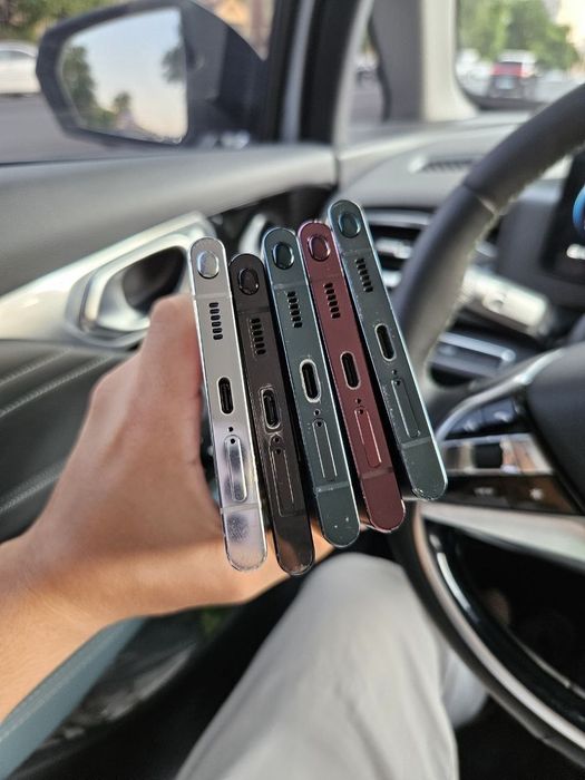 Samsung galaxy s22 ultra 5G 12/256gb holati harxil