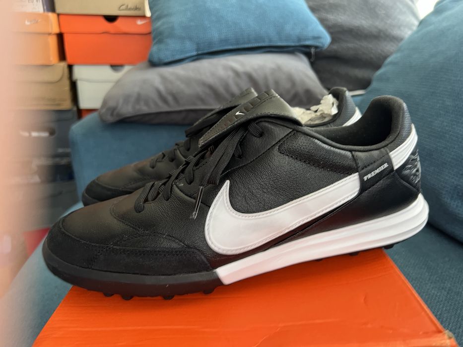 Дамски маратонки NIKE различни модели и размери.100%оргинал.Чисто нови