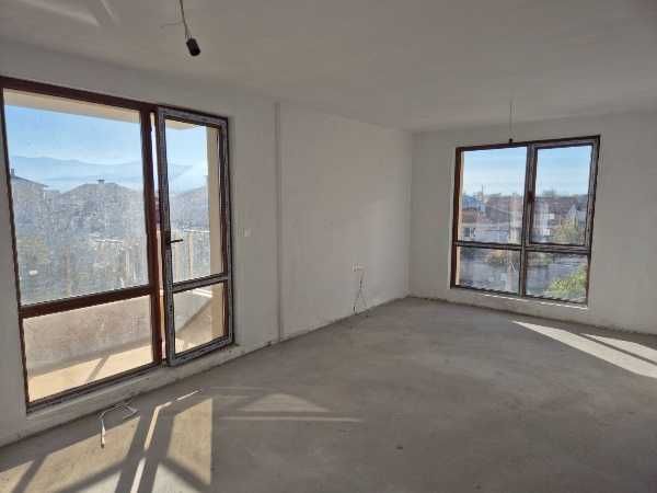 Двустаен апартамент в Прослав!