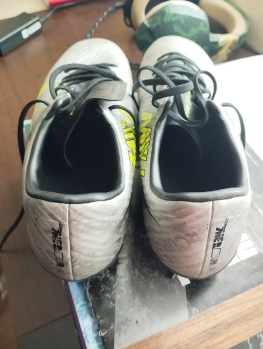 Продавам бутонки nike