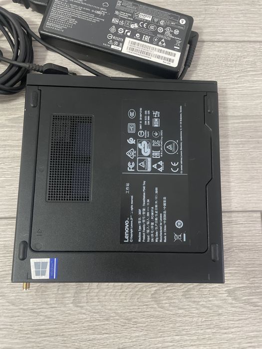 Lenovo ThinkStation P340 Tiny