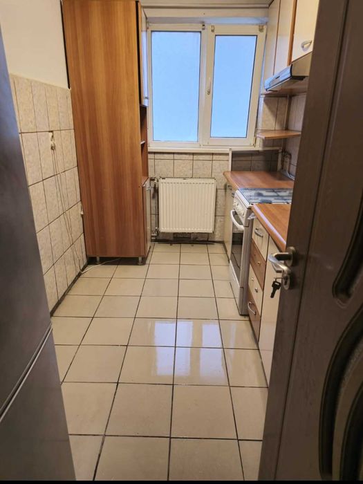 Vând apartamet 2 camere, parter, Ploiești – mobilat complet, 46.000 €