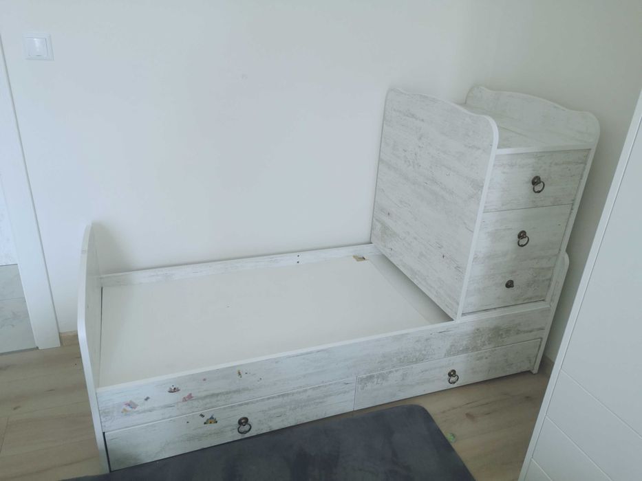 Детско легло,бял гланц