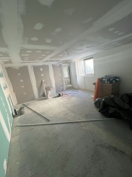 Ocazie!! Casă compusă din apartament + garsonieră, cu intrări separate