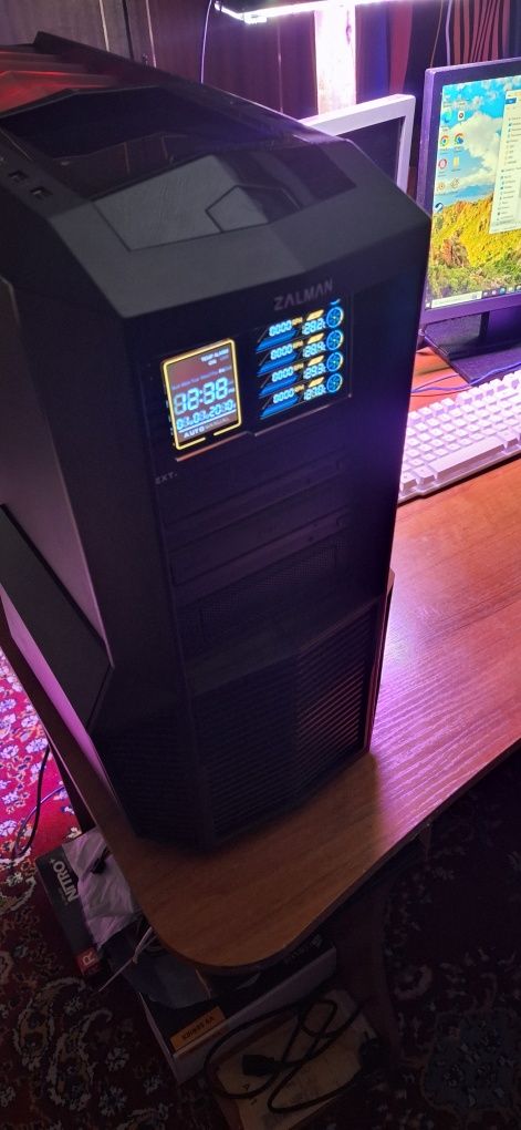 Компютър Asus //