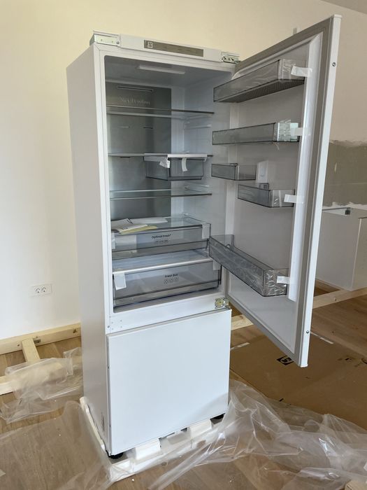 Combina frigorifica incorporabila Samsung 389 l