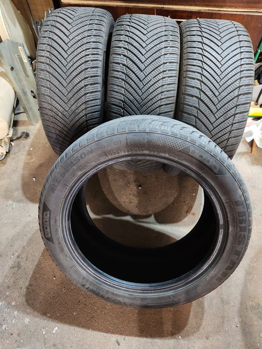 Всесезонни гуми 235 45 17