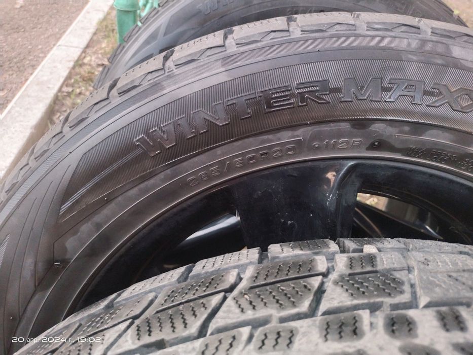 Продам зимнюю резину dunlop