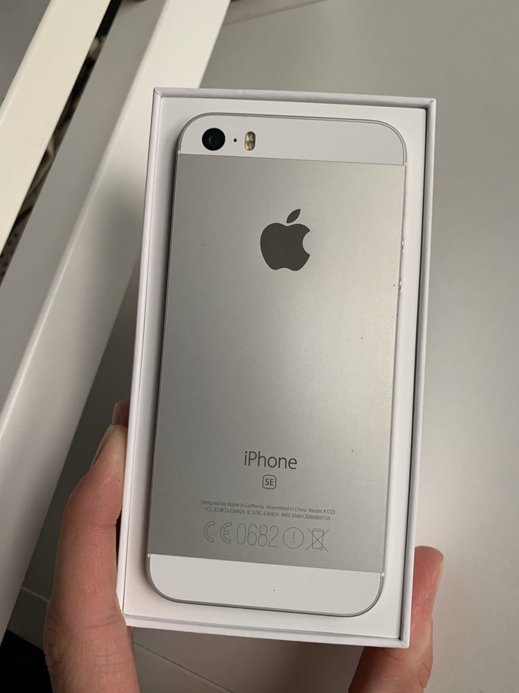 iPhone SE, Silver, 32 GB, 2016