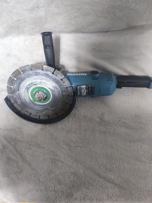 Flex Makita GA9050R(2022) putere 2000w