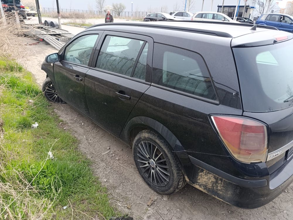 Opel astra 1.3CDTI на части