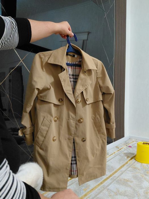 Ашык коныр плащ сатылады.Почти Жана.Ешкандай минусы жок.эБагасы Арзан.