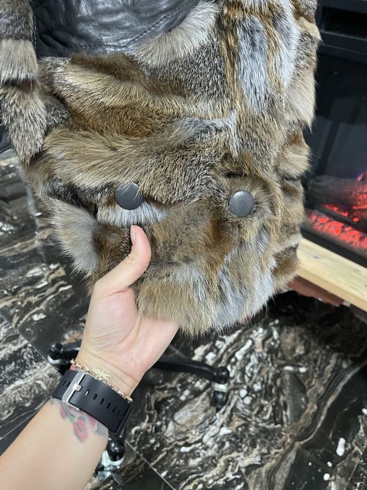 Blana naturala de vulpe cu insertii de piele naturala fina