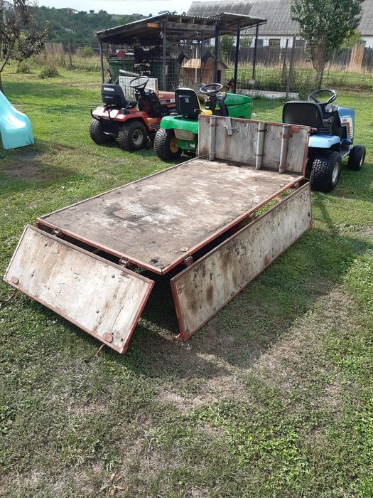 vând remorcuta motocultor tractoras