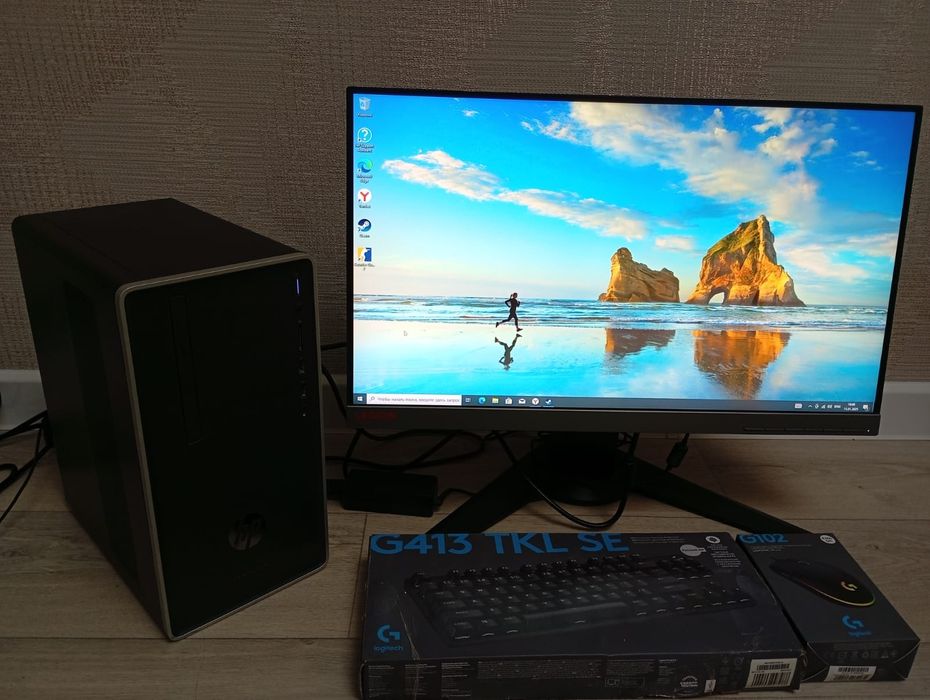 Компьютер HP Pavilion, Монитор, клавиатура, мышь, игровое кресло.