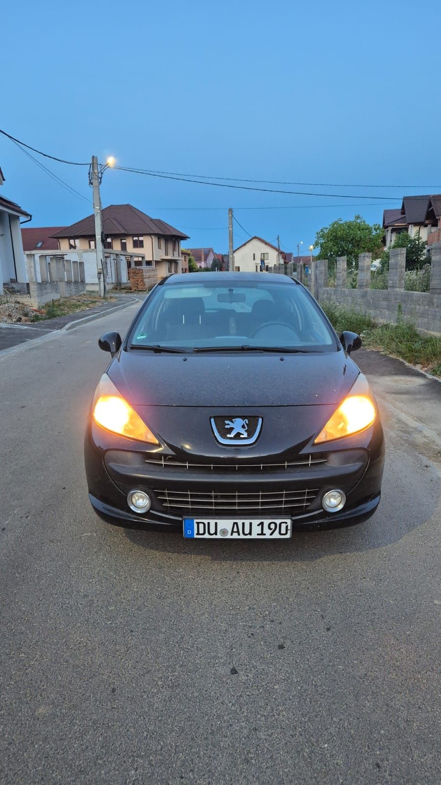 Vând Peugeot 207