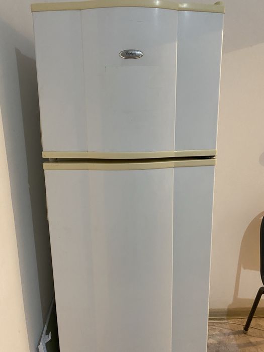 Холодильник Whirlpool