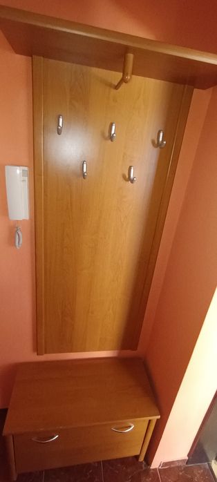 Мебели за антре.